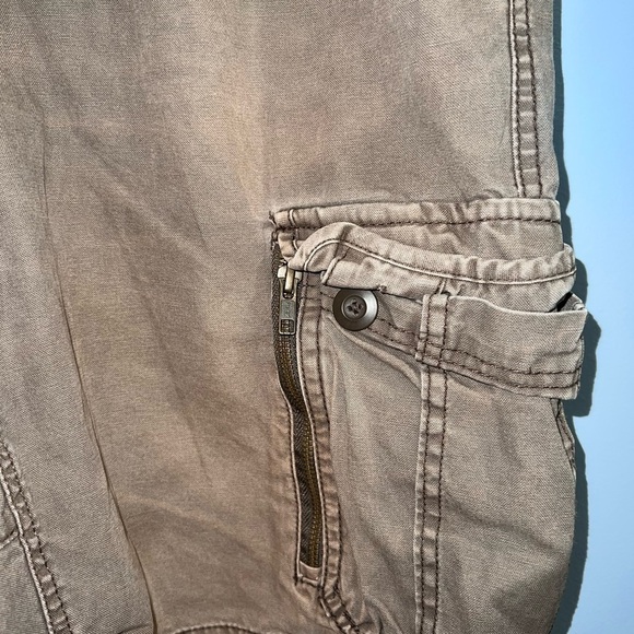 Heritage- Greyish/ brown men’s shorts - Picture 2 of 6